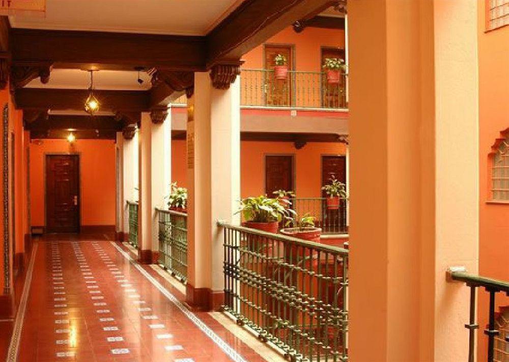 ベスト ウェスタン マジェスティック ホテル メキシコシティ エクステリア 写真